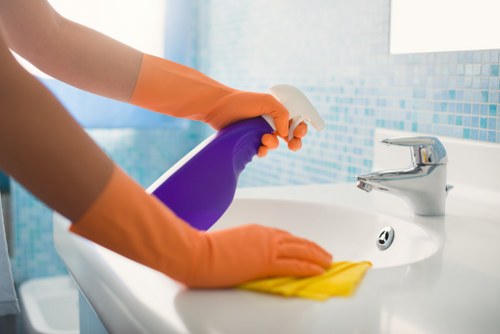Curtain maintenance and cleaning for homes in Clapham